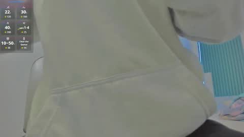 Snapshot of sara_allenx chatting on October 13, 1:33 pm sara allenx online show from October 13, 1:33 pm