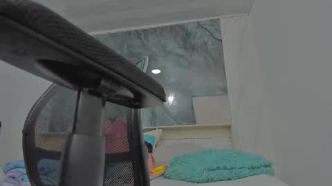 Snapshot of sara_allenx chatting on November 3, 1:34 pm sara allenx online show from November 3, 1:34 pm