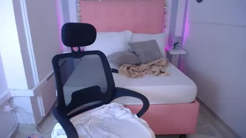 Sara... online show from October 7, 10:40 pm