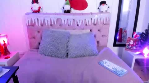 SARA ARIAS  online show from December 11, 7:46 pm