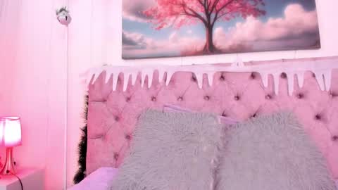 SARA ARIAS  online show from December 28, 1:50 am