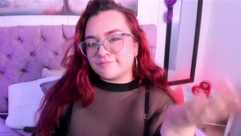 SARA ARIAS  online show from February 21, 10:59 pm