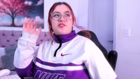 SARA ARIAS  online show from March 8, 2:01 am