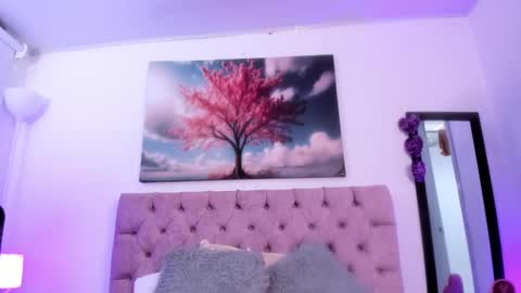 SARA ARIAS  online show from March 8, 11:28 pm