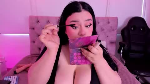 SARA ARIAS  online show from September 24, 11:35 am