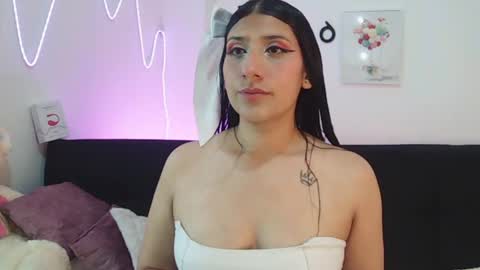 Snapshot of sara_blum_ chatting on June 15, 3:58 pm SARA online show from June 15, 3:58 pm
