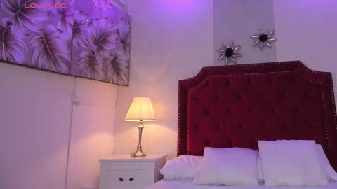 Snapshot of sara_collinss__ chatting on October 19, 11:33 am SARA online show from October 19, 11:33 am