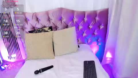 Snapshot of sara_diamond_ chatting on July 22, 11:07 pm Sara online show from July 22, 11:07 pm