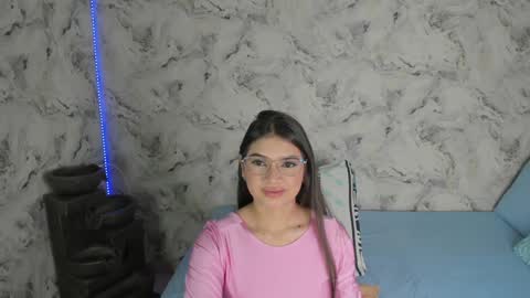 sara online show from December 23, 7:06 am