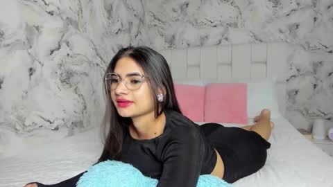 Snapshot of sara_fernandezz chatting on January 12, 1:00 am sara online show from January 12, 1:00 am