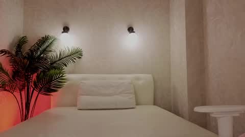 Snapshot of sara_hwan chatting on March 27, 1:33 am sara_hwan online show from March 27, 1:33 am