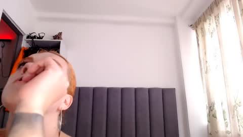 sara_johnson__ online show from June 7, 6:33 pm