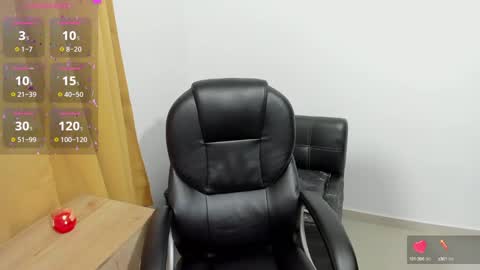 sara_len online show from December 11, 9:12 pm