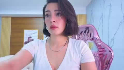 Snapshot of sara_lopez_s chatting on June 20, 1:47 pm Sara online show from June 20, 1:47 pm
