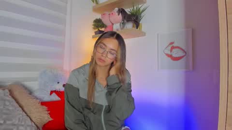   online show from March 5, 12:01 pm