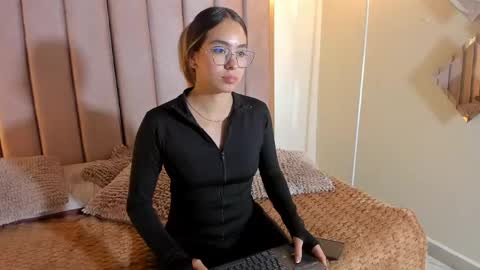  online show from June 9, 6:19 pm