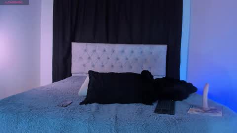 Sara  Neith online show from March 23, 3:43 am