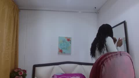 Snapshot of sara_marks chatting on September 19, 11:11 am S A R A online show from September 19, 11:11 am