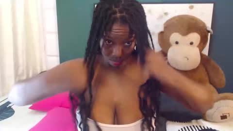 Snapshot of sara_marks chatting on October 8, 11:30 am S A R A online show from October 8, 11:30 am