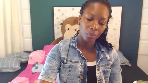 Snapshot of sara_marks chatting on October 11, 11:31 am S A R A online show from October 11, 11:31 am