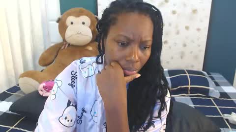 Snapshot of sara_marks chatting on October 16, 11:55 am S A R A online show from October 16, 11:55 am