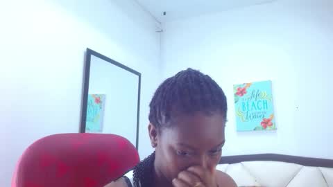 Snapshot of sara_marks chatting on October 31, 11:22 am S A R A online show from October 31, 11:22 am