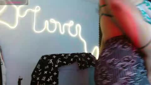 Snapshot of sara_morales17 chatting on October 22, 2:34 am sara online show from October 22, 2:34 am