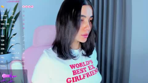 Snapshot of sara_ospina22 chatting on April 24, 2:30 pm Sara online show from April 24, 2:30 pm
