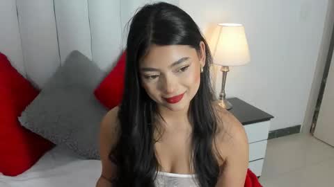 sara_owens7 online show from March 5, 8:27 pm