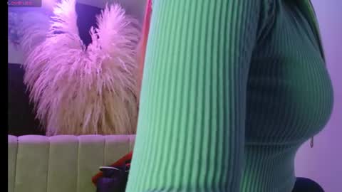 Snapshot of sara_red_xxx chatting on July 24, 8:07 pm sara_red_xxx online show from July 24, 8:07 pm