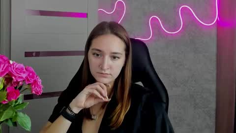 Sara online show from October 8, 7:33 pm