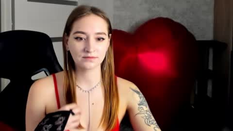 Snapshot of sara_rossse chatting on February 14, 6:37 pm Sara online show from February 14, 6:37 pm