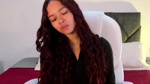 sara  online show from September 17, 4:08 pm