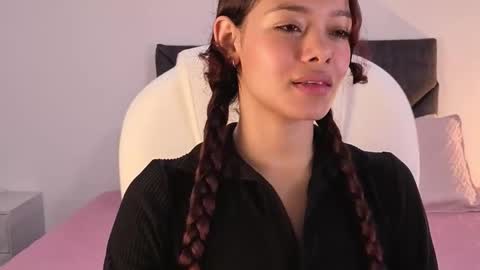 sara  online show from September 24, 1:47 pm