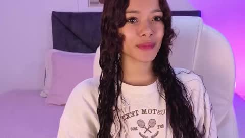 sara  online show from October 1, 1:17 pm