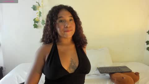 sara sofia online show from December 2, 2:31 am
