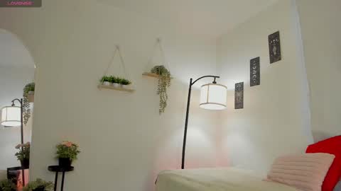 sara_sweett9 online show from October 9, 9:35 pm