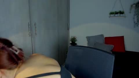sara_sweett9 online show from August 6, 1:46 pm
