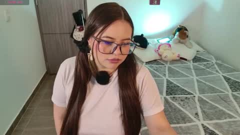 Snapshot of sara_tayylor chatting on July 8, 3:11 am online show from July 8, 3:11 am