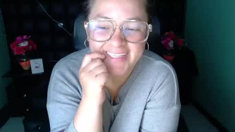 sara_thonson_ online show from December 28, 3:04 am