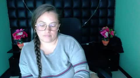 sara_thonson_ online show from December 28, 6:06 am
