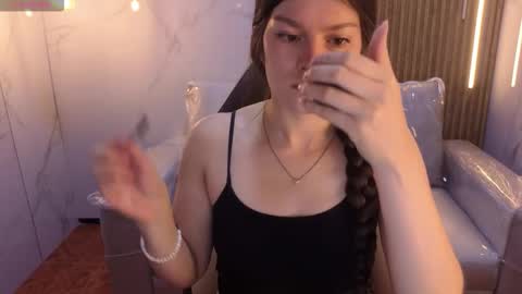 Snapshot of sara_valderrama_ chatting on December 16, 11:26 am sara_valderrama_ online show from December 16, 11:26 am