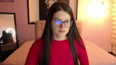 Snapshot of sara_valderrama_ chatting on April 7, 12:38 pm sara_valderrama_ online show from April 7, 12:38 pm