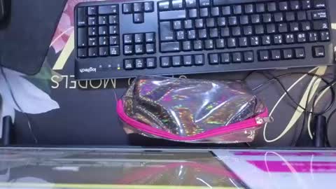 Snapshot of sara_valderrama_ chatting on June 5, 12:44 pm sara_valderrama_ online show from June 5, 12:44 pm