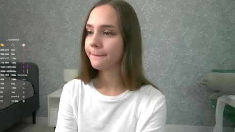 Snapshot of sara_whooops chatting on October 5, 7:01 pm Im Sara online show from October 5, 7:01 pm