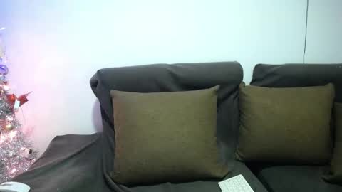 Snapshot of sara_winehouse1 chatting on December 24, 11:44 pm 1 online show from December 24, 11:44 pm