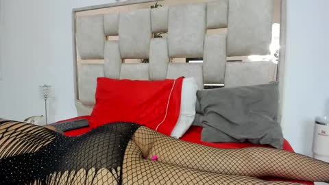 sara online show from December 18, 9:25 am