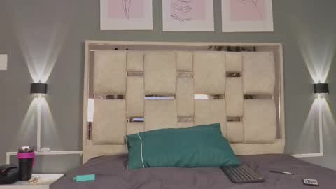 sara online show from September 12, 3:06 am