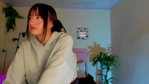 Snapshot of saraa_ramirez chatting on February 15, 2:44 pm Sarah Ramirez online show from February 15, 2:44 pm