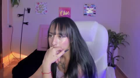 Snapshot of saraa_ramirez chatting on February 18, 2:27 pm Sarah Ramirez online show from February 18, 2:27 pm